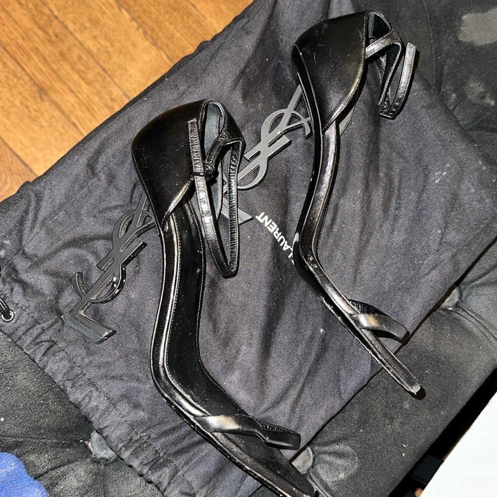 Size 38/8 women’s talk heels